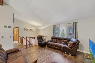 3899 Ridgedale Dr, Cincinnati, OH 45247 - Photo 6