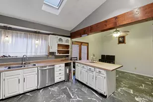 3899 Ridgedale Dr, Cincinnati, OH 45247 - Photo 12