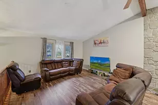 3899 Ridgedale Dr, Cincinnati, OH 45247 - Photo 4