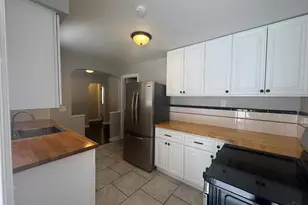 7849 Seward Ave, Cincinnati, OH 45231 - Photo 2