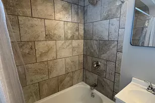 7849 Seward Ave, Cincinnati, OH 45231 - Photo 8