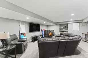 397 Huntington Dr, Loveland, OH 45140 - Photo 40