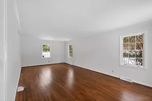 987 Chesterton Way, Anderson Township, OH 45230 - Photo 8