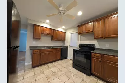 8829 Mockingbird Lane, Springfield Township, OH 45231 - Photo 10