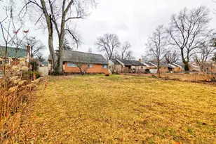 8829 Mockingbird Ln, Springfield Township, OH 45231 - Photo 4