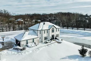 9986 Pond Woods Ln, Sharonville, OH 45241 - Photo 4