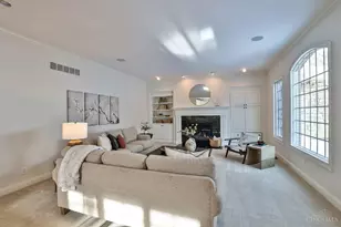 3045 Spencerhill Ln, Cincinnati, OH 45226 - Photo 10