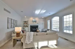 3045 Spencerhill Ln, Cincinnati, OH 45226 - Photo 8