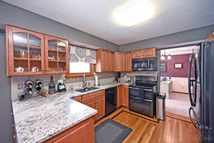 8736 Tiburon Dr, Cincinnati, OH 45249 - Photo 4