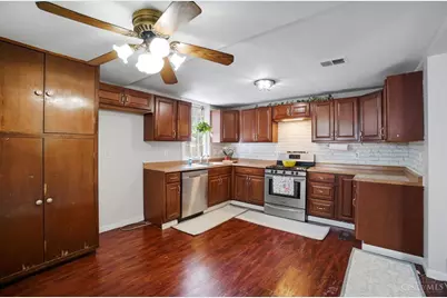 100 Broadway, Loveland, OH 45140 - Photo 10