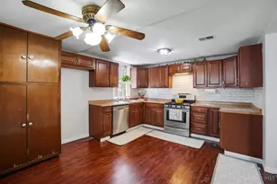 100 Broadway, Loveland, OH 45140 - Photo 10