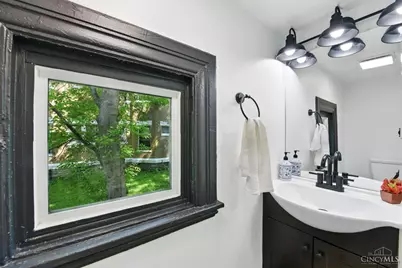 752 S Fred Shuttlesworth Circle, Cincinnati, OH 45229 - Photo 10