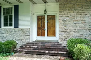 204 Brocdorf Dr, Wyoming, OH 45215 - Photo 2