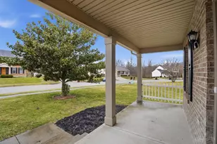 637 Ellen Dr, Union Township, OH 45255 - Photo 4