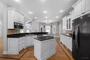 6580 Oasis Dr, Miami Township, OH 45140 - Photo 14