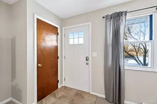 816 Hartz Dr, Lebanon, OH 45036 - Photo 2