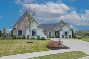 802 Pebble Pl, Tipp City, OH 45371 - Photo 2