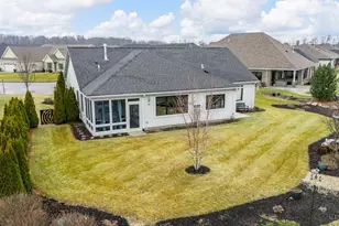 802 Pebble Pl, Tipp City, OH 45371 - Photo 2