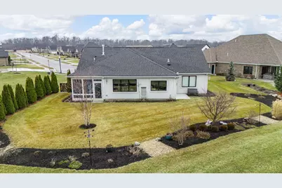 802 Pebble Place, Tipp City, OH 45371 - Photo 56