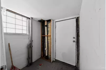 2867 Shaffer, Cincinnati, OH 45211 - Photo 20