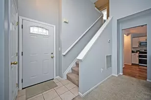 241 Hartford Ct, Hamilton Township, OH 45039 - Photo 4