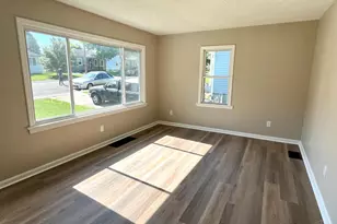 365 Sunset Dr, South Lebanon, OH 45065 - Photo 2