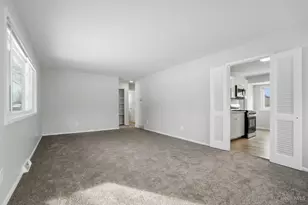 10240 Panola Dr, Woodlawn, OH 45215 - Photo 6