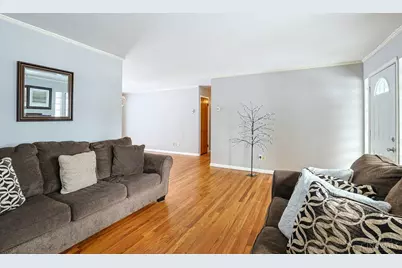 906 Garnoa Drive, Springfield Township, OH 45231 - Photo 8