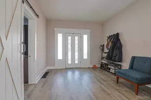 3743 Bank Ct, Cincinnati, OH 45211 - Photo 8