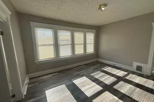 3671 Vine St, Cincinnati, OH 45220 - Photo 6