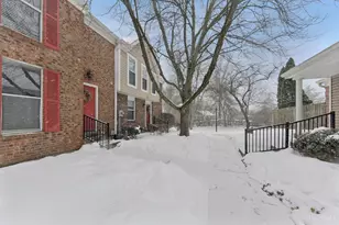 965 Woodlyn Dr N, Anderson Township, OH 45230 - Photo 2