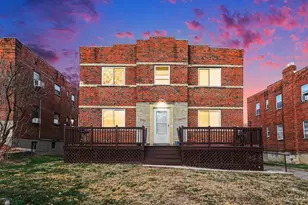 7119 Eastlawn Dr, Cincinnati, OH 45237 - Photo 2