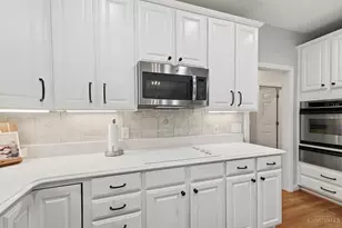 11756 Thayer Ln, Sycamore Township, OH 45249 - Photo 14