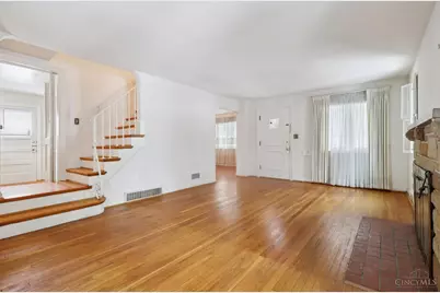 2806 Losantiridge, Columbia Township, OH 45213 - Photo 8