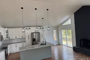 2559 Concordgreen Dr, Cincinnati, OH 45244 - Photo 4