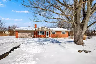 752 Louanne Ln, Miami Township, OH 45140 - Photo 2