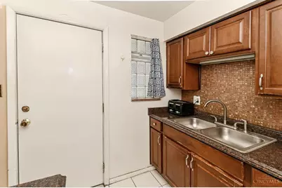 3921 Cedarwood, Cincinnati, OH 45213 - Photo 6