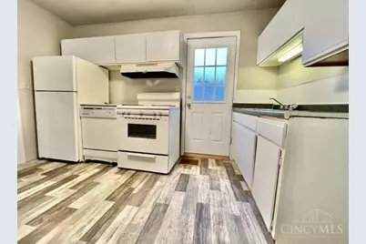 2281 E Galbraith Road, Reading, OH 45237 - Photo 2