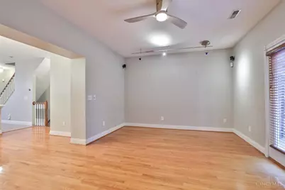 915 Sharkey Lane, Cincinnati, OH 45206 - Photo 8