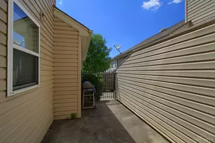 1443 Laurel Park Dr, Cincinnati, OH 45214 - Photo 24