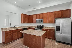 1443 Laurel Park Dr, Cincinnati, OH 45214 - Photo 8