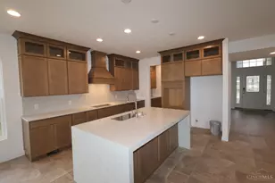 689 Bottega Dr, Washington Twp, OH 45458 - Photo 8