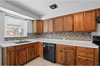 2827 Roseann Lane, Cincinnati, OH 45239 - Photo 14