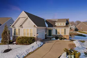 1382 Brookchase Cir, Hamilton Township, OH 45039 - Photo 2