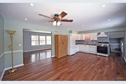 2660 Coshocton Court, Miami Township, OH 45233 - Photo 10