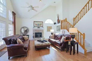 11108 Huntwicke Pl, Blue Ash, OH 45241 - Photo 8