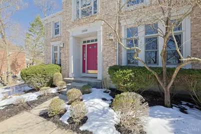 11108 Huntwicke Place, Blue Ash, OH 45241 - Photo 2