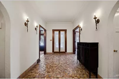 3870 Middleton Avenue, Cincinnati, OH 45220 - Photo 8