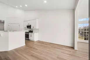 527 Sage Run Dr, Turtle Creek Township, OH 45036 - Photo 10