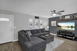 7966 Country Green Ct, West Chester, OH 45069 - Photo 6